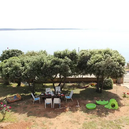 アパート By The Sea Mandre, Pag - 8655 *