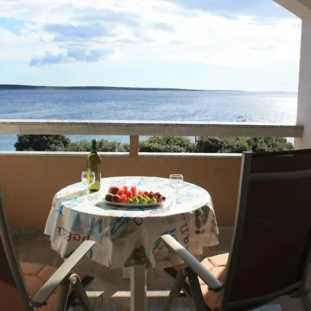 Apartamento By The Sea Mandre, Pag - 8655 Kolan