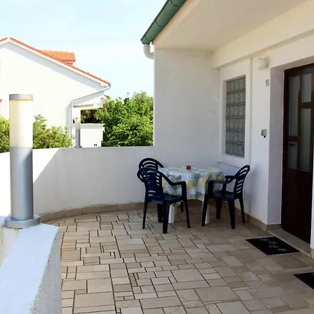 By The Sea Mandre, Pag - 8655 Kolan