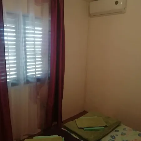 Apartments By The Sea Mandre, Pag - 8655 Apartment Kolan