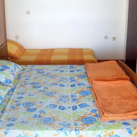 Apartment Apartments By The Sea Mandre, Pag - 8655 Kolan