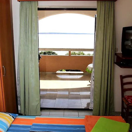 Apartments By The Sea Mandre, Pag - 8655 Apartment